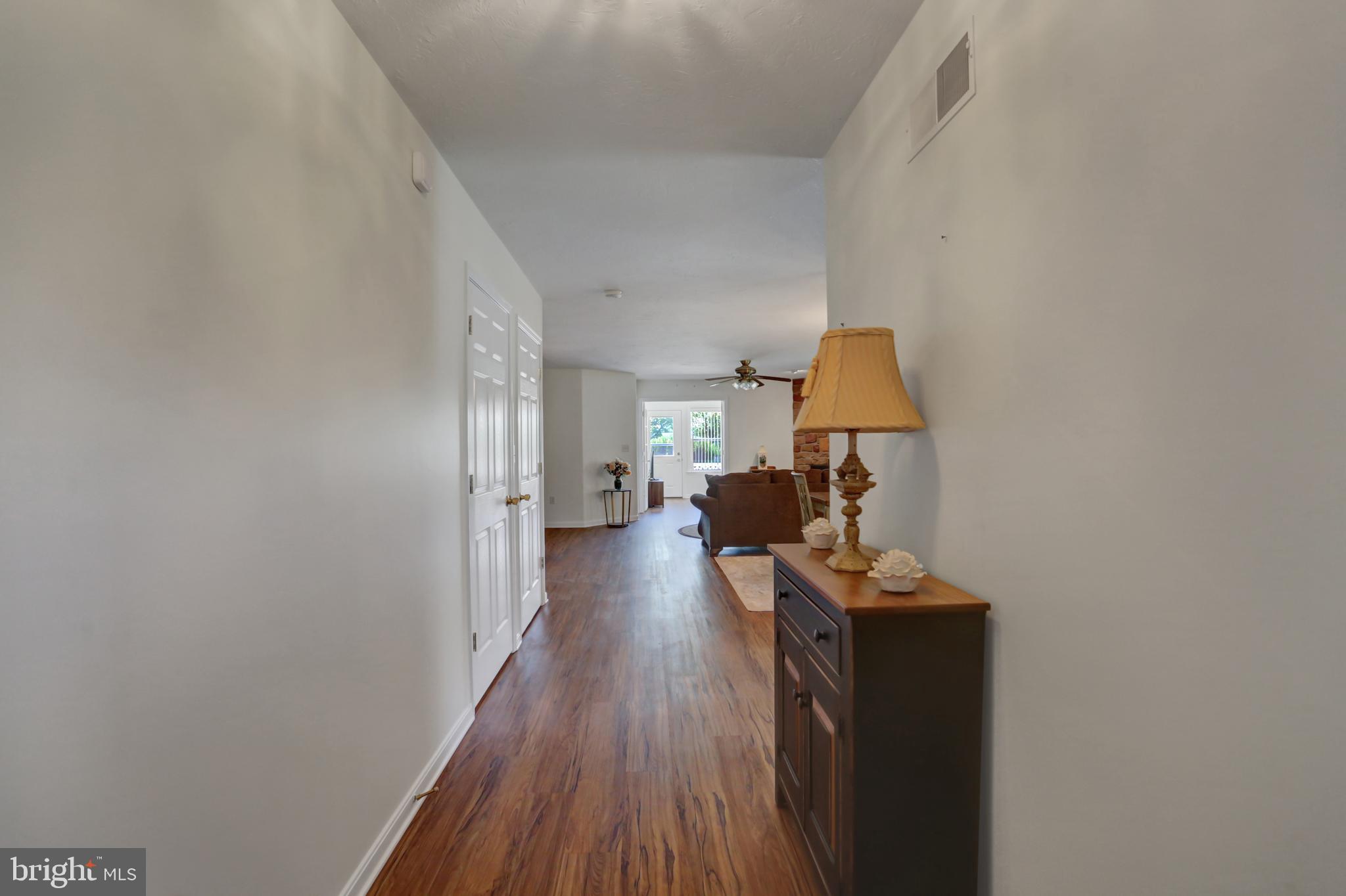 49 Lantern Ln