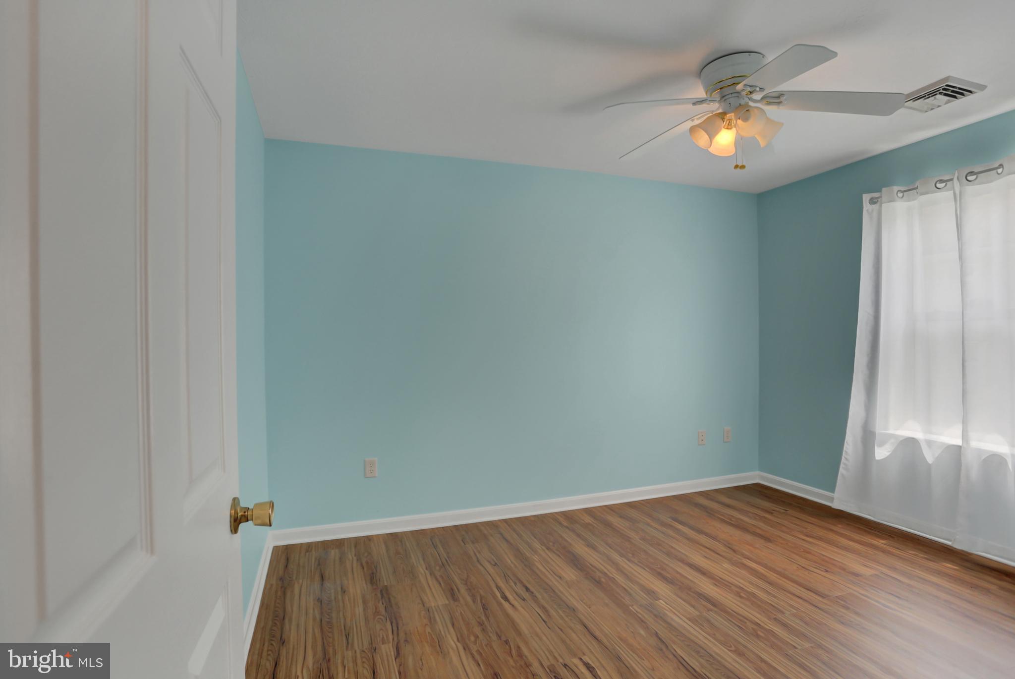 49 Lantern Ln