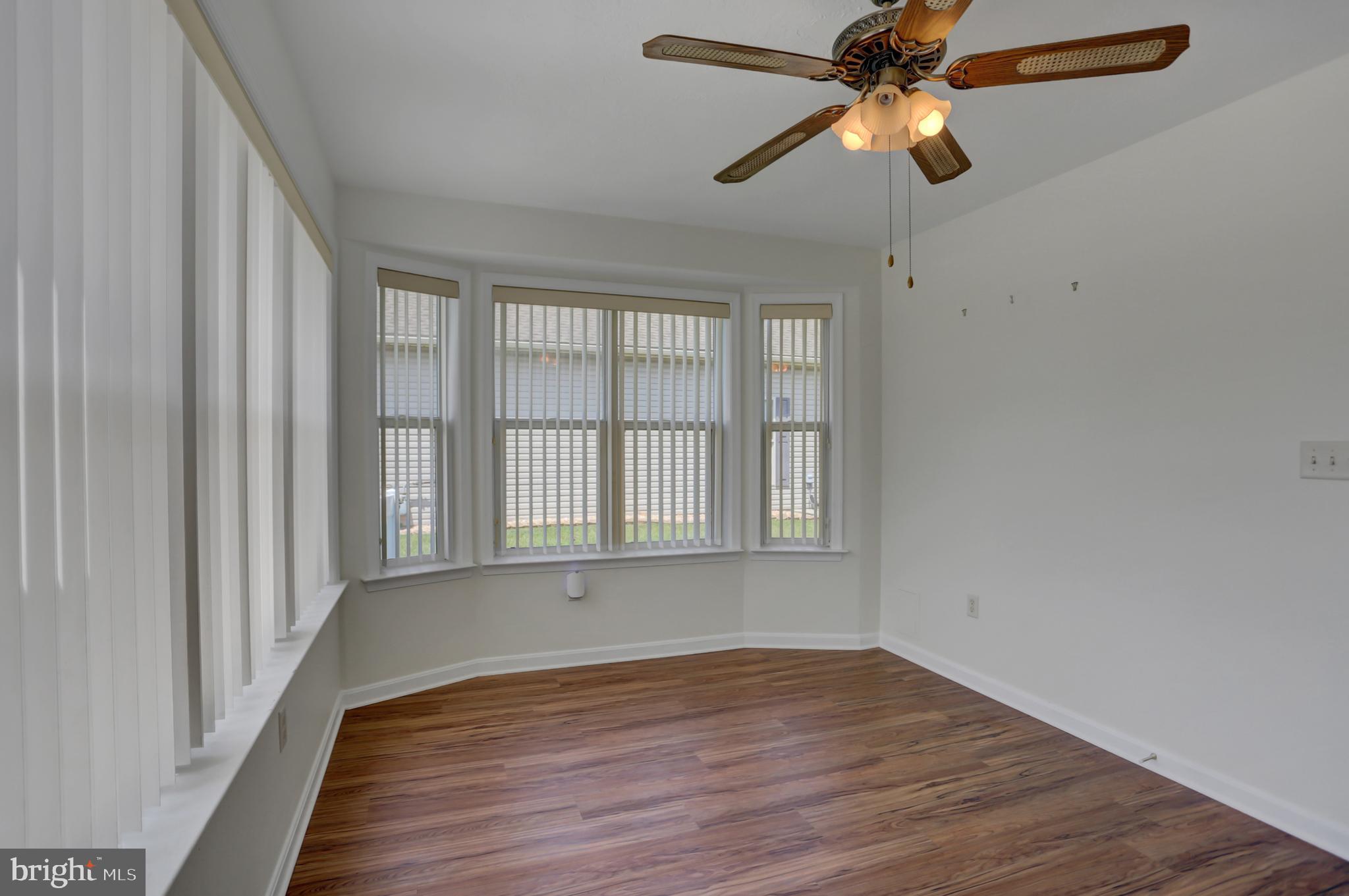 49 Lantern Ln