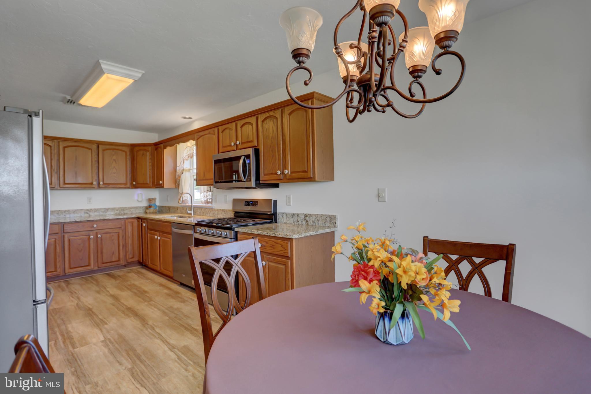 49 Lantern Ln