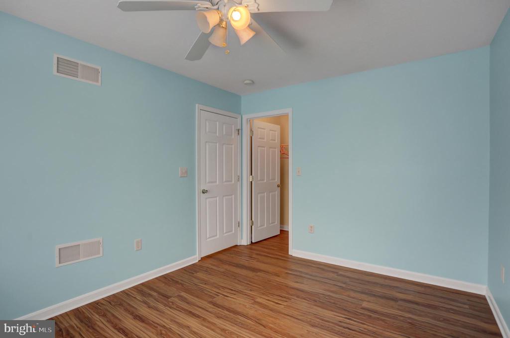 49 Lantern Ln