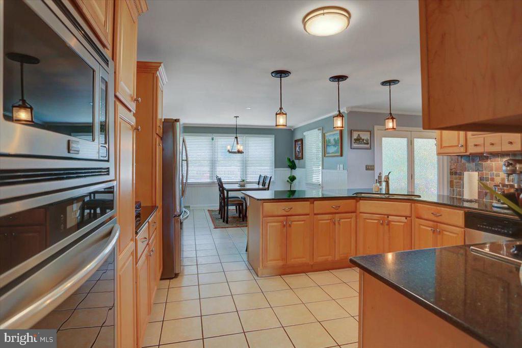 407 William Dr