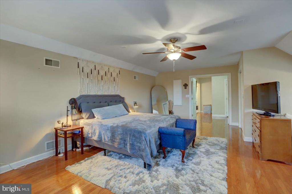 407 William Dr