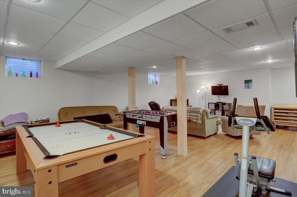407 William Dr