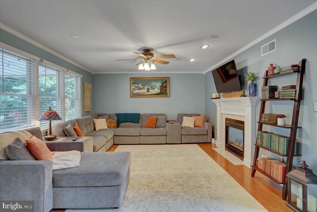 407 William Dr