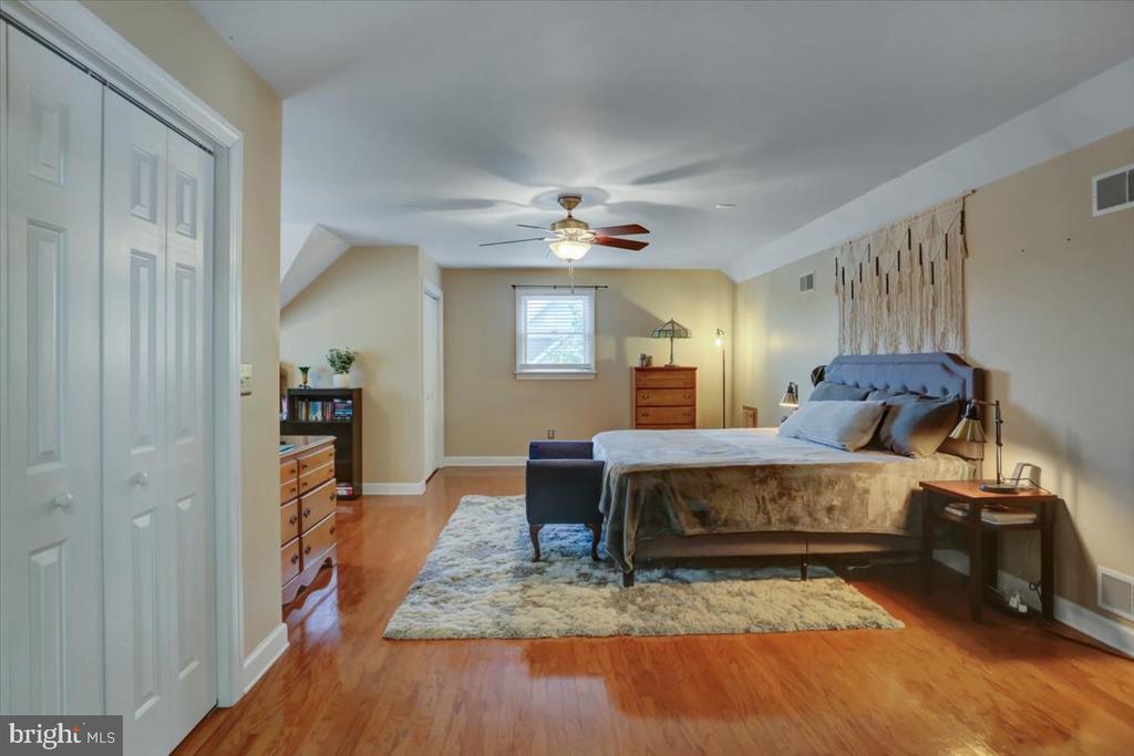 407 William Dr