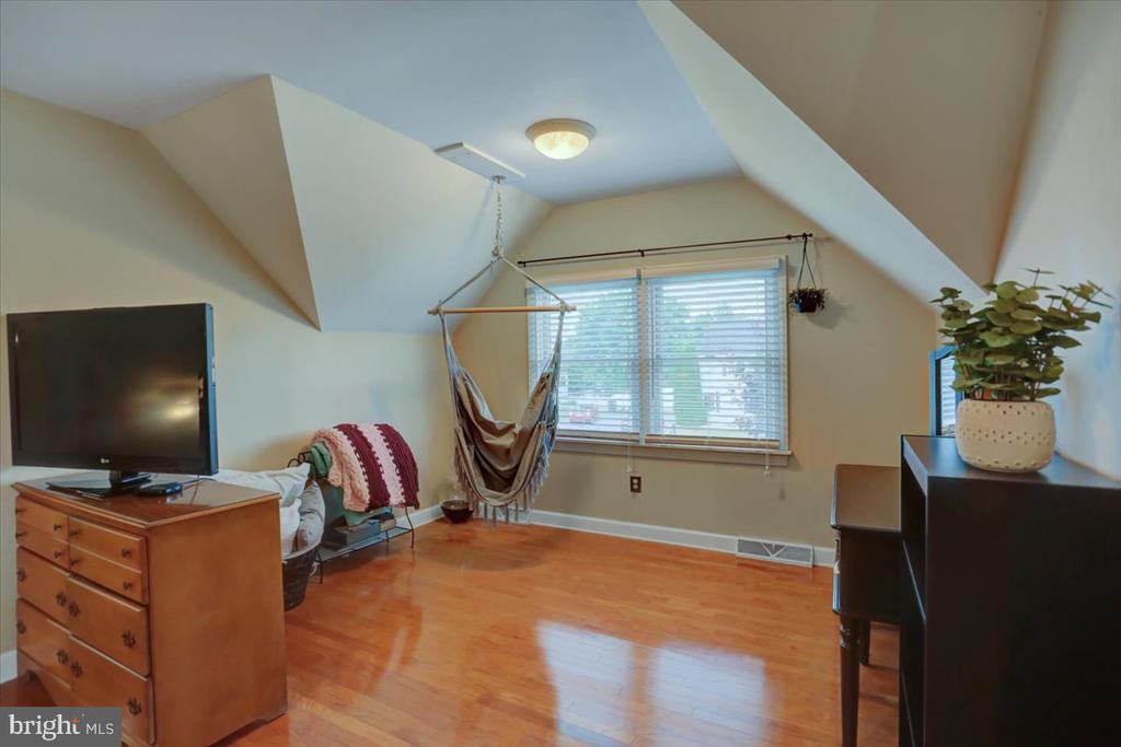 407 William Dr