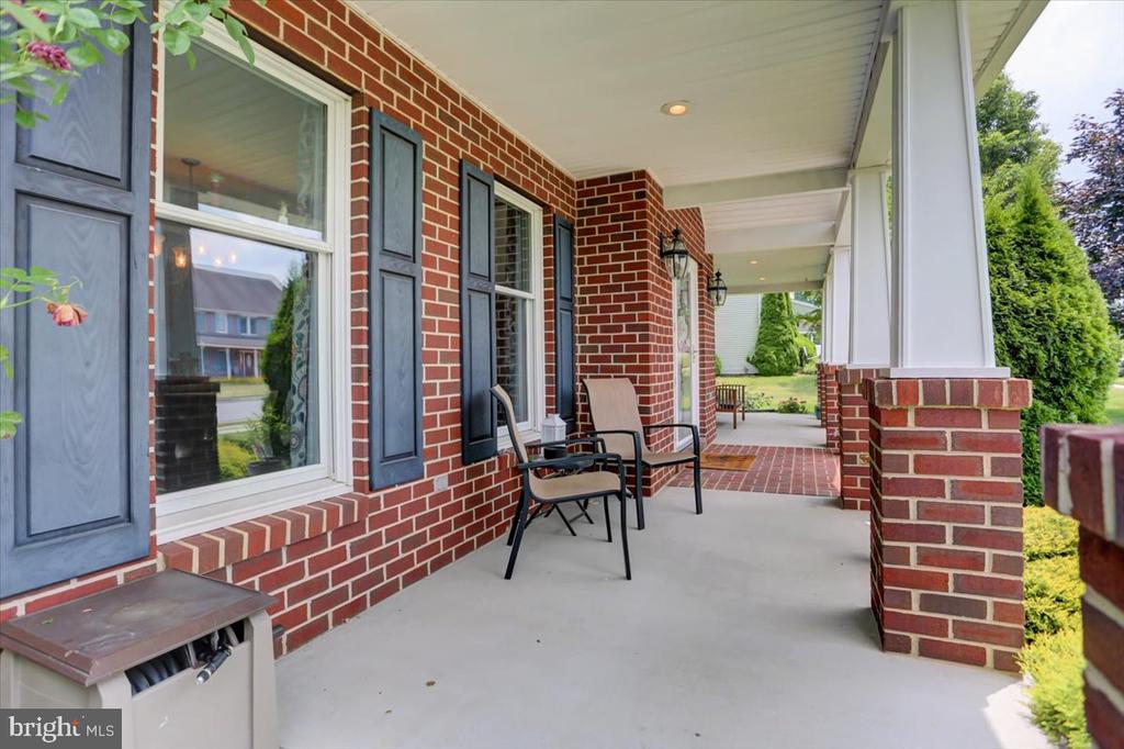 407 William Dr