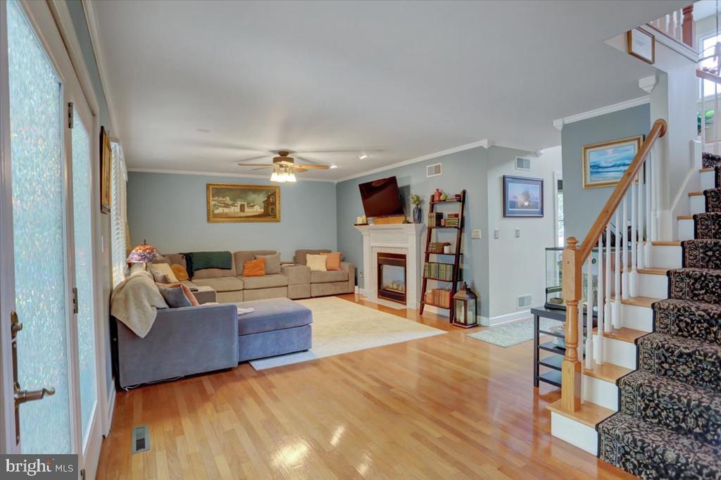 407 William Dr
