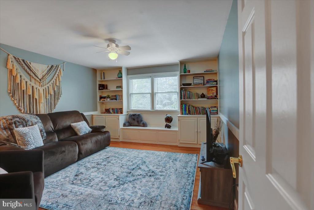 407 William Dr