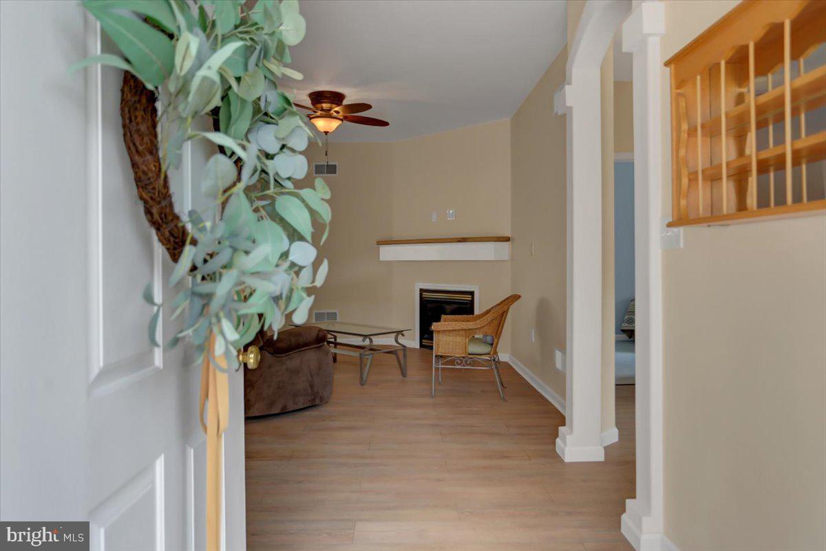 9 Lantern Ln