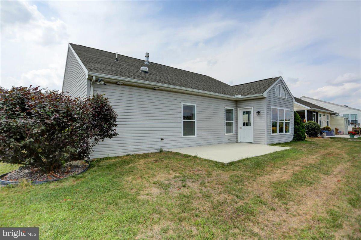 9 Lantern Ln