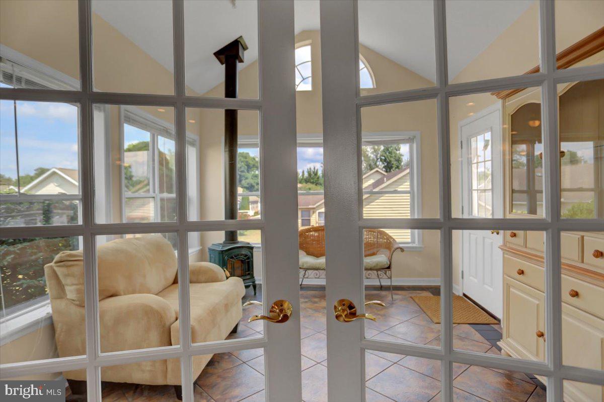 9 Lantern Ln