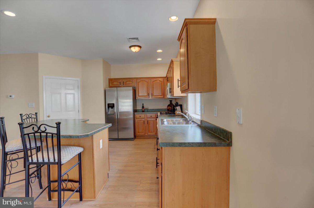 9 Lantern Ln
