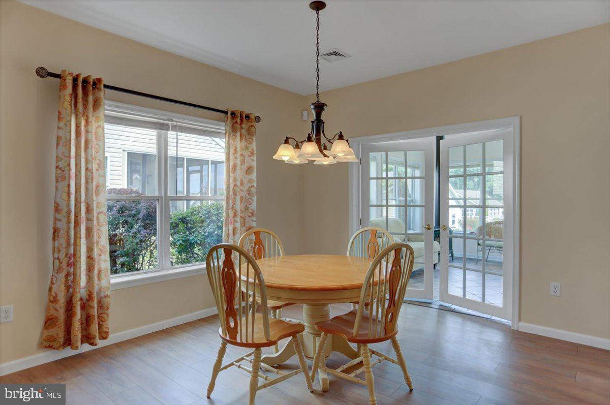 9 Lantern Ln