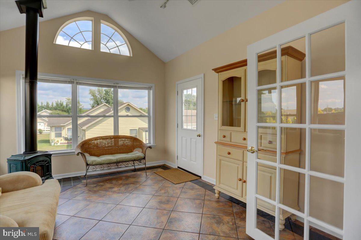 9 Lantern Ln