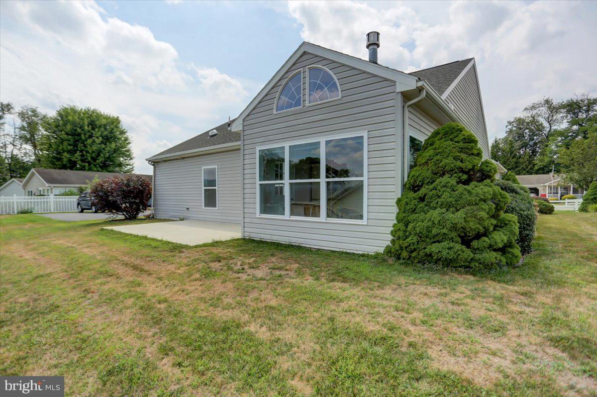 9 Lantern Ln