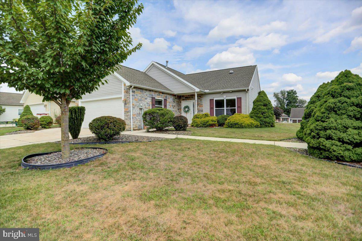 9 Lantern Ln