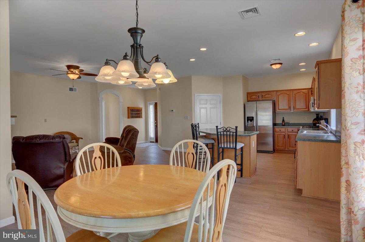 9 Lantern Ln