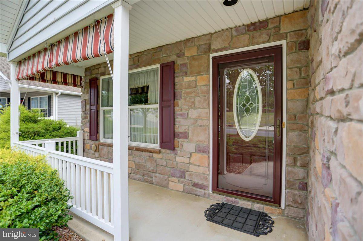 46 Lantern Ln