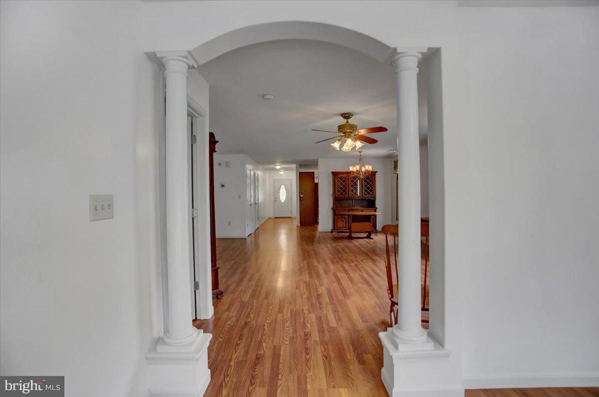 46 Lantern Ln