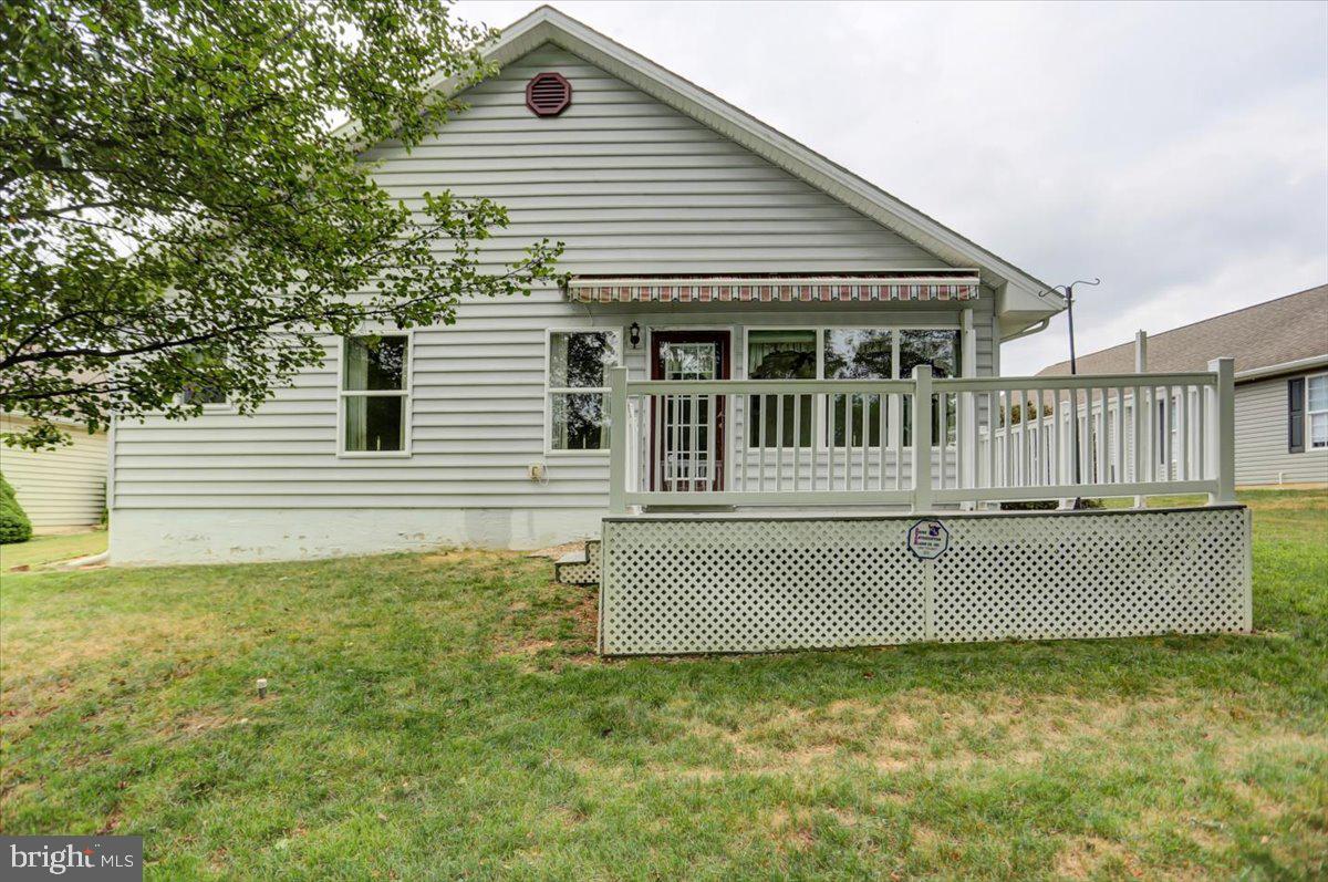46 Lantern Ln