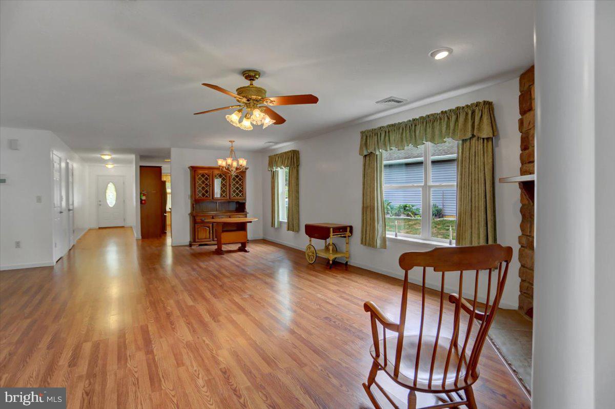 46 Lantern Ln
