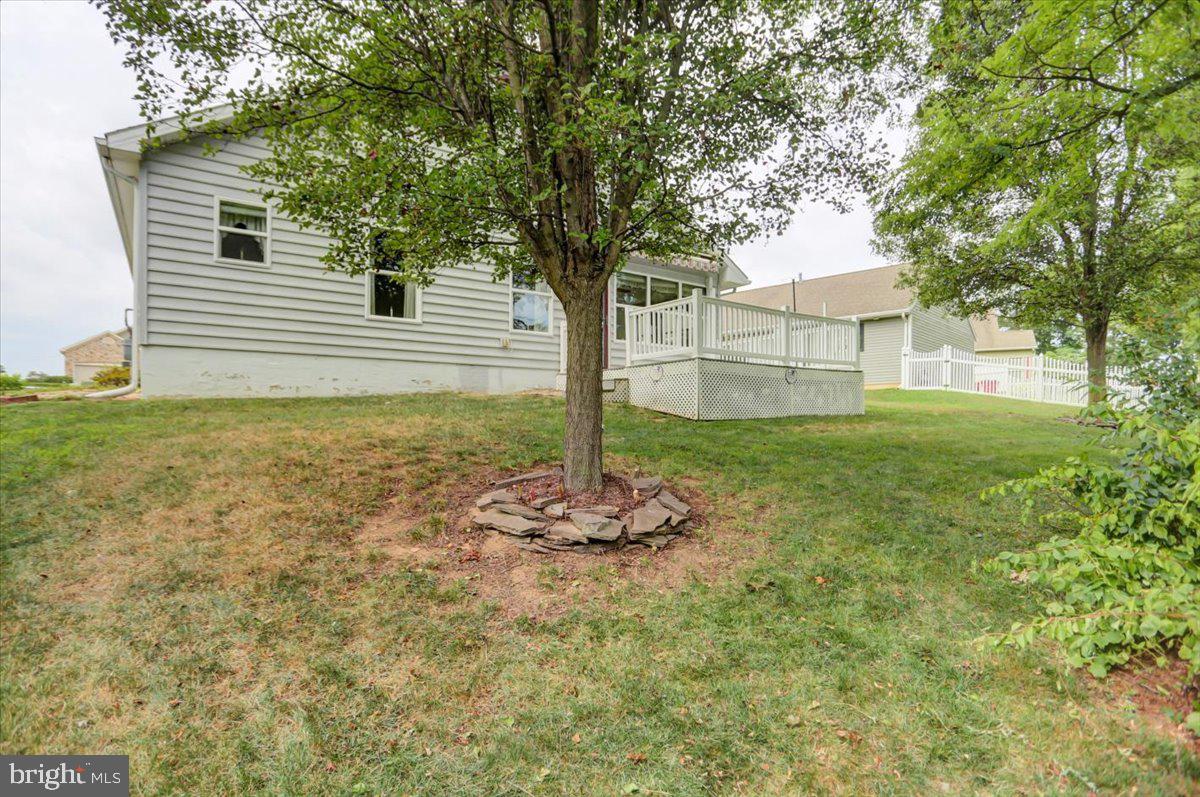 46 Lantern Ln
