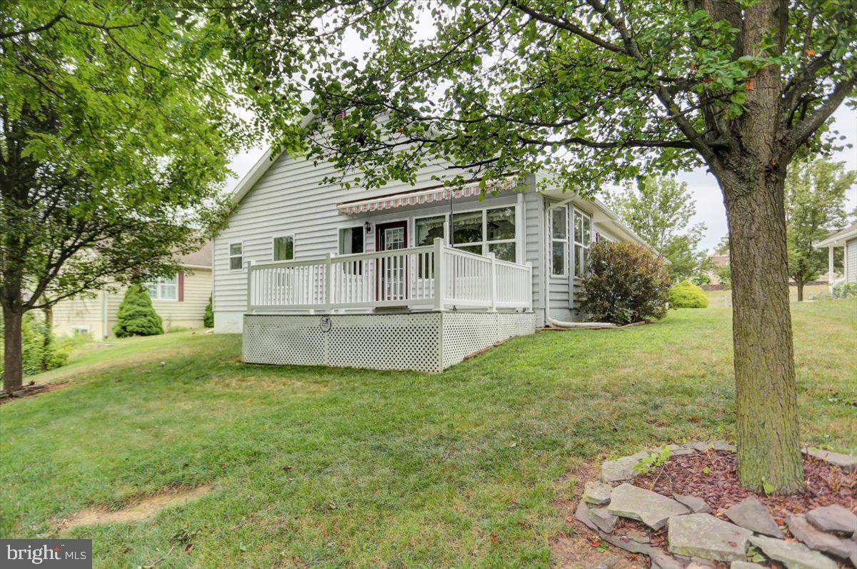 46 Lantern Ln