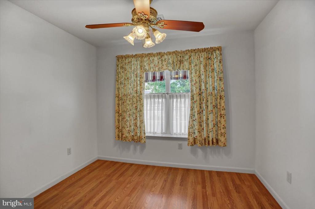 46 Lantern Ln