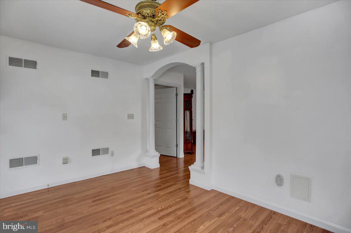 46 Lantern Ln