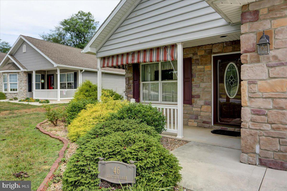 46 Lantern Ln
