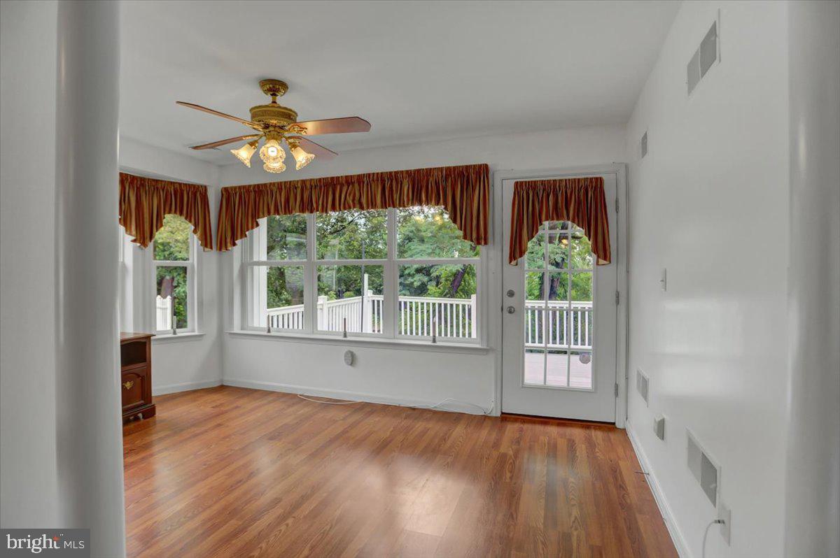 46 Lantern Ln