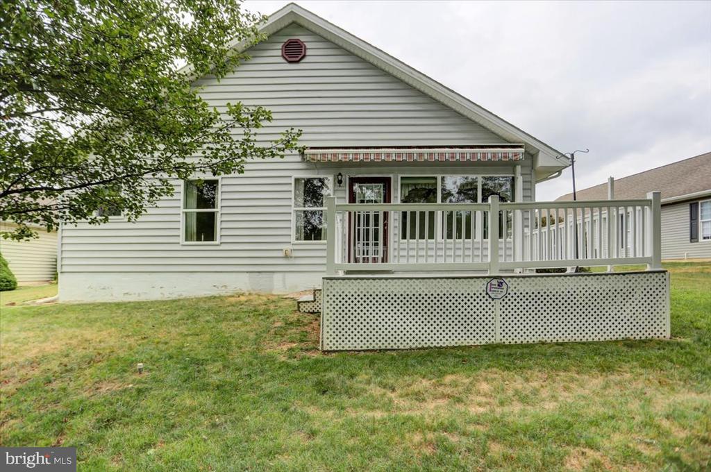46 Lantern Ln