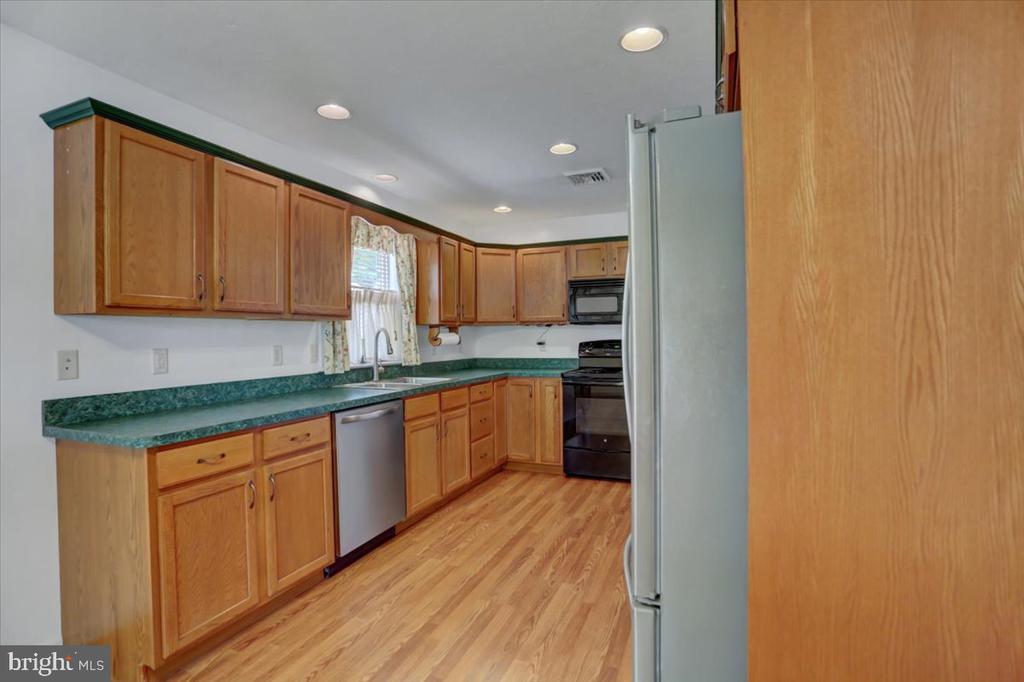 46 Lantern Ln
