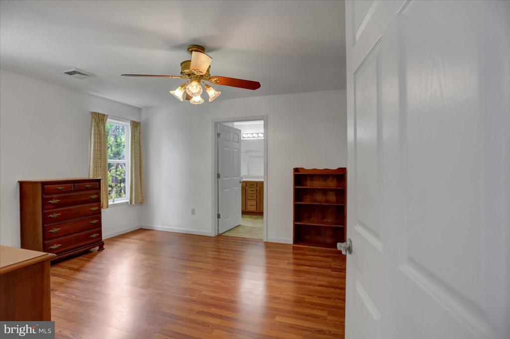 46 Lantern Ln