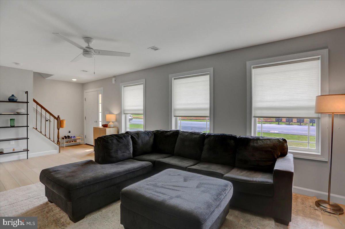 200 Woodridge Dr