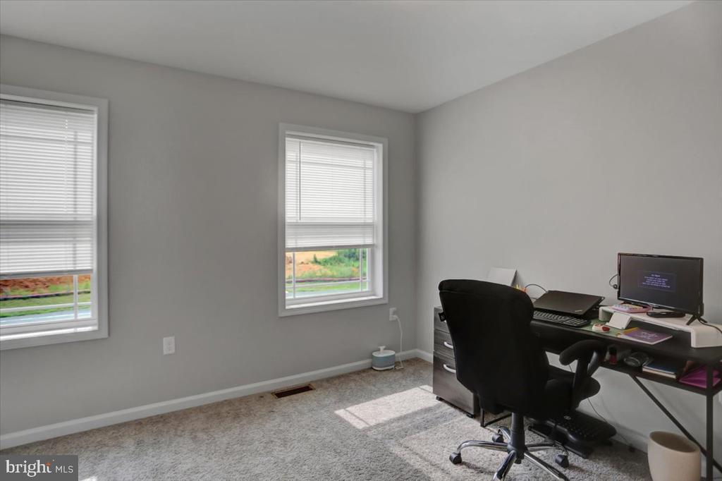 200 Woodridge Dr