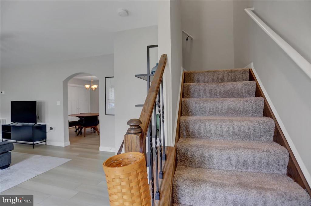 200 Woodridge Dr