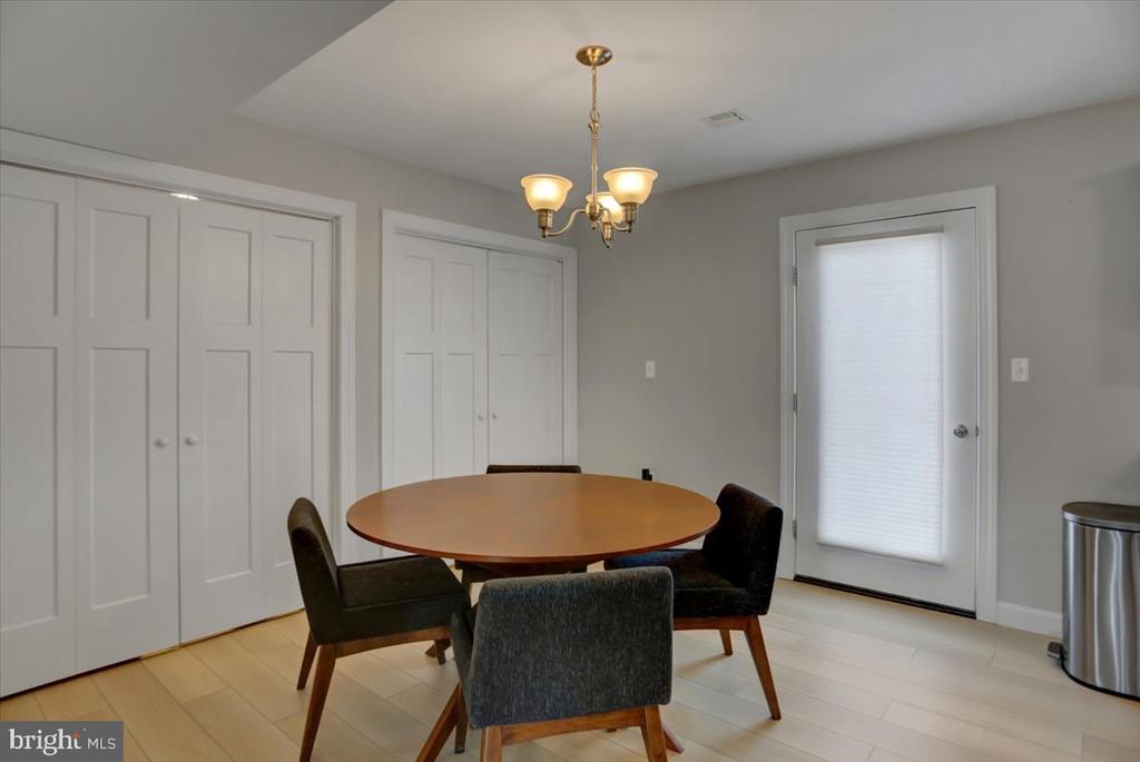 200 Woodridge Dr