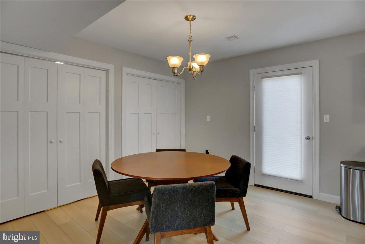 200 Woodridge Dr