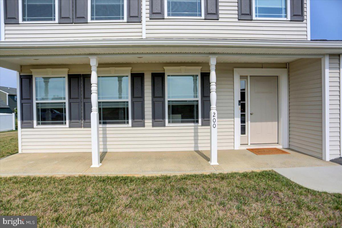 200 Woodridge Dr