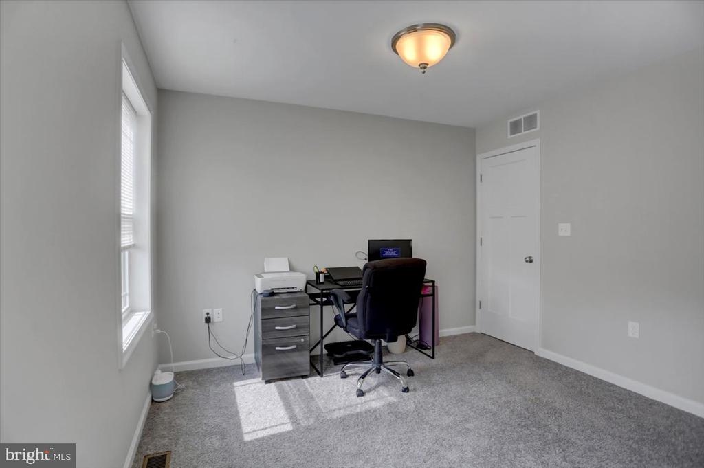 200 Woodridge Dr