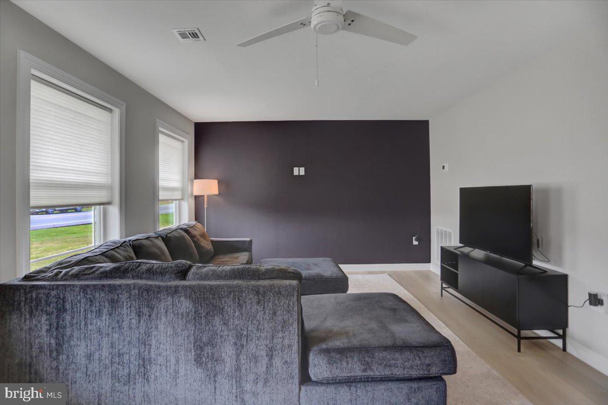 200 Woodridge Dr