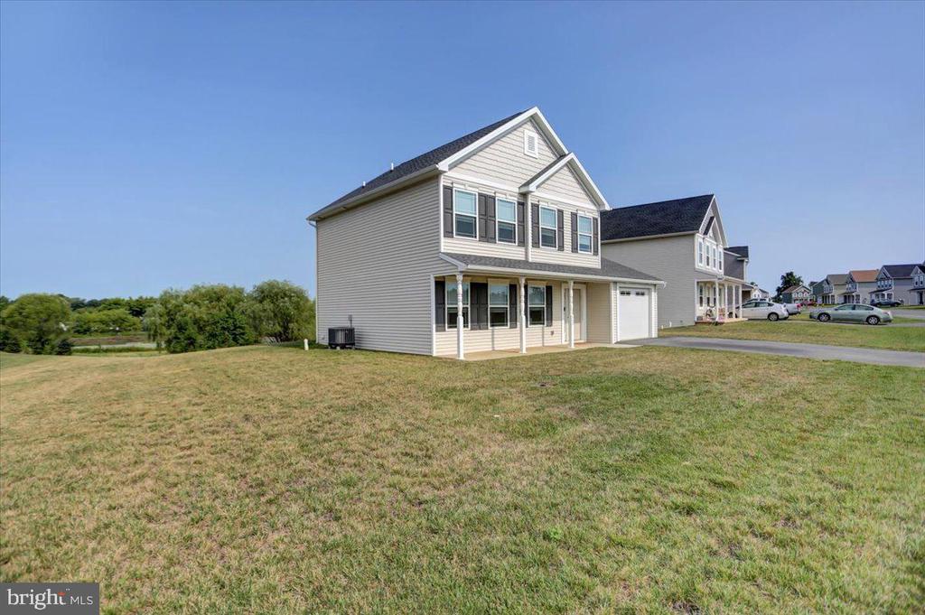 200 Woodridge Dr