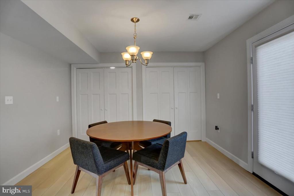 200 Woodridge Dr