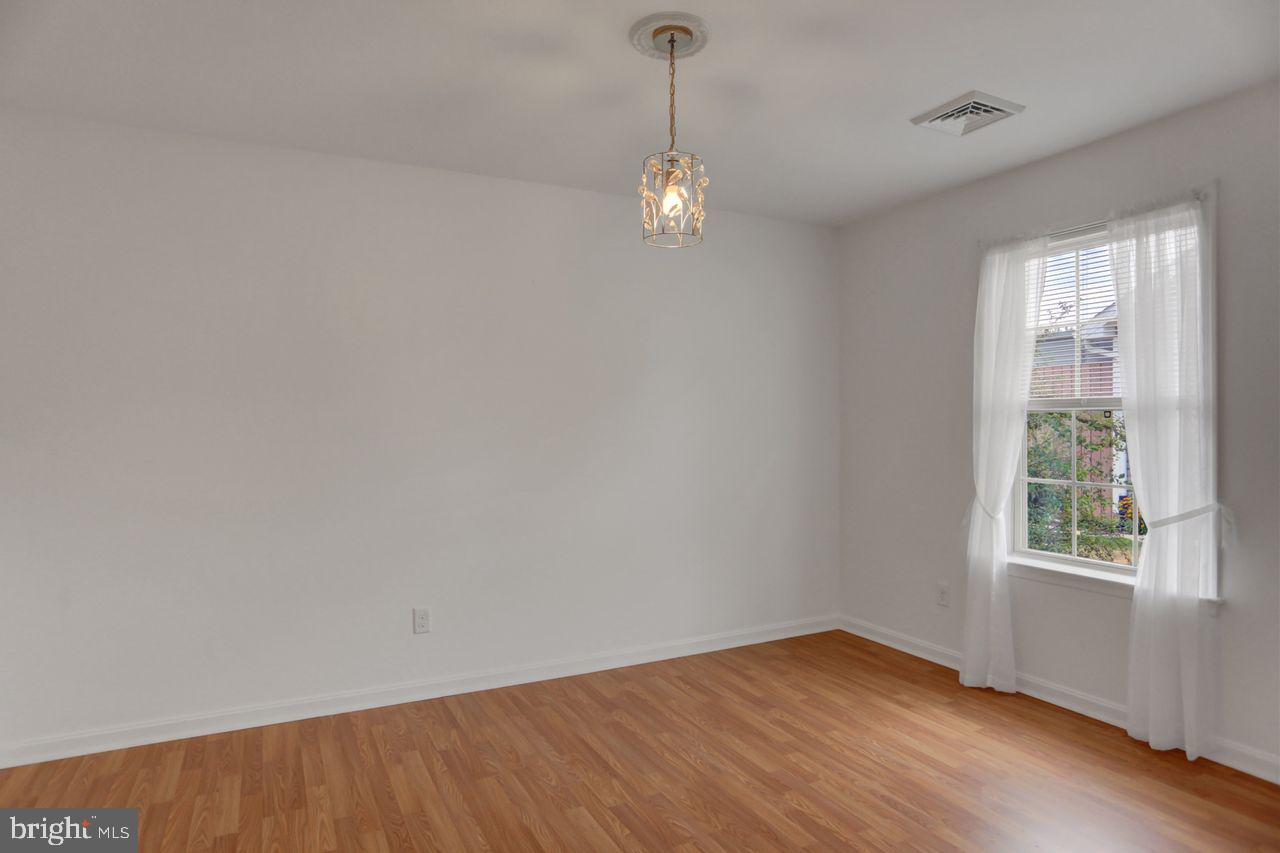 20 Colonial Ct