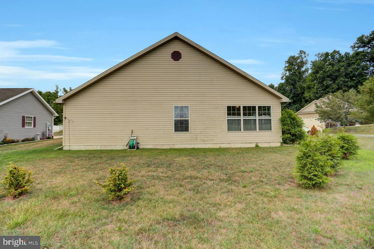 20 Colonial Ct