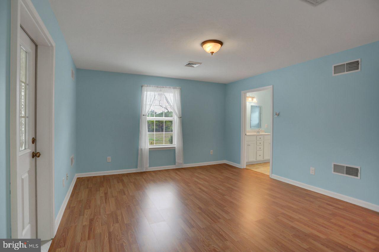 20 Colonial Ct