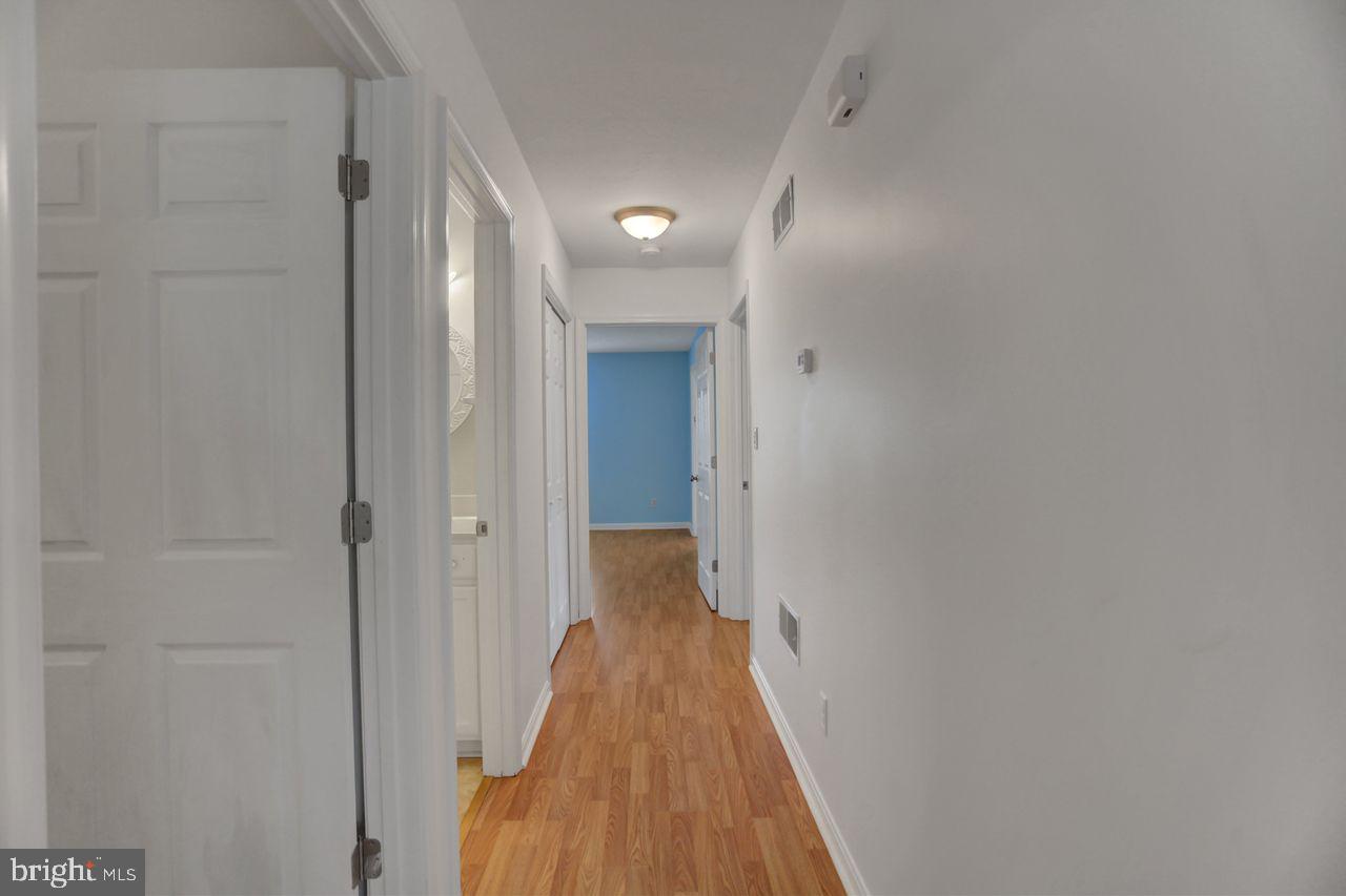 20 Colonial Ct